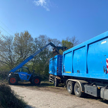 Lade das Bild in den Galerie-Viewer, Kompost Abholung mit Kran - landree - holzhof