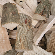 Lade das Bild in den Galerie-Viewer, Kaminholz Esche trocken - landree - holzhof
