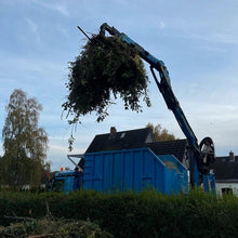 Lade das Bild in den Galerie-Viewer, Kompost Abholung mit Kran - landree - holzhof

